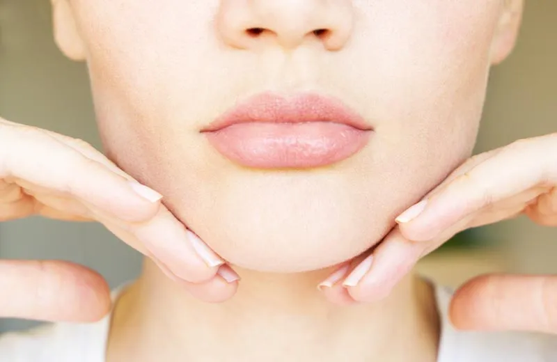 Comment perdre son double menton sans chirurgie ?