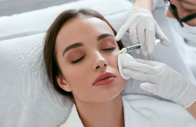 Corriger la peau par un traitement esthétique au laser SMA ou laser RecoSMA